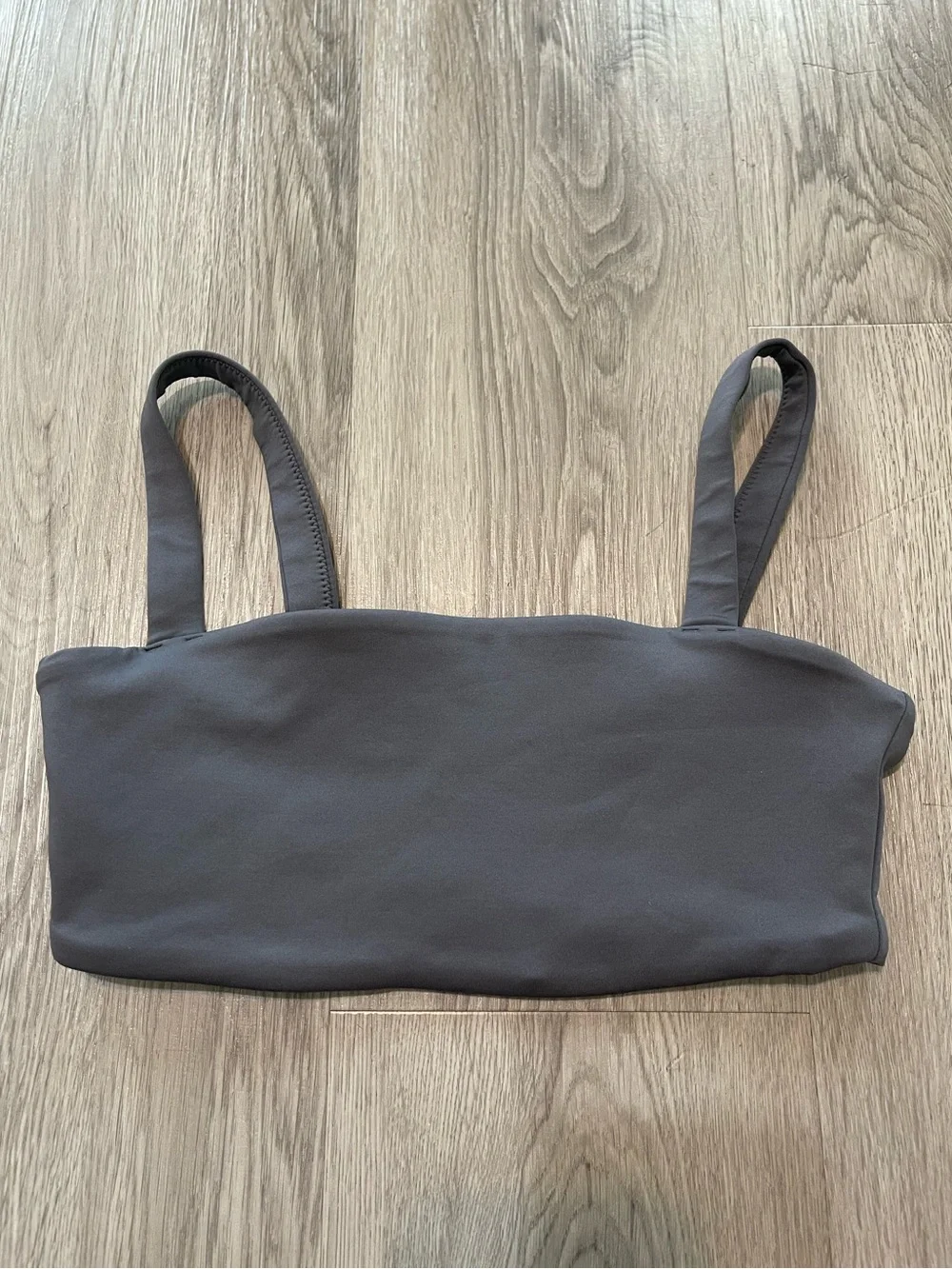 Vuori evolve square neck sports bra